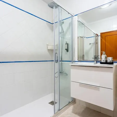 Apartment Nova Sunny 2br With Pool By Lovelystay Armacao de Pera