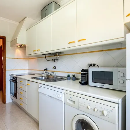 Nova Sunny 2br With Pool By Lovelystay