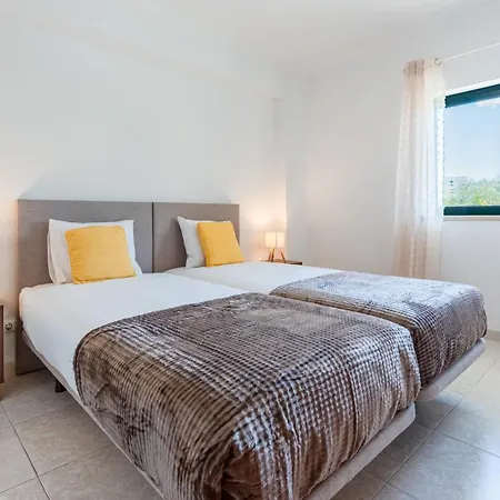 Nova Sunny 2br With Pool By Lovelystay Armação de Pêra