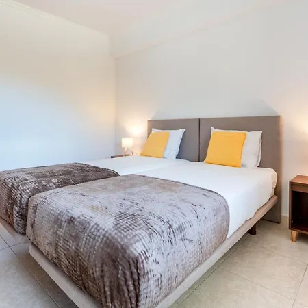 Apartment Nova Sunny 2br With Pool By Lovelystay Armacao de Pera