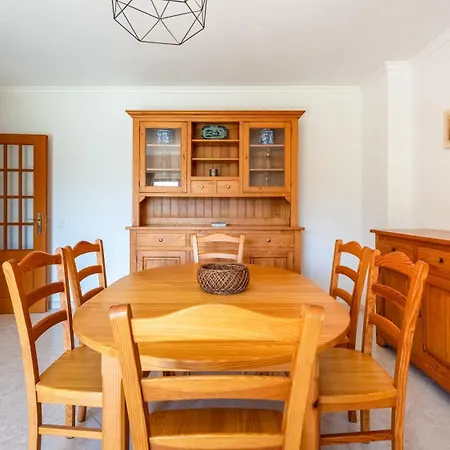 Apartment Nova Sunny 2br With Pool By Lovelystay