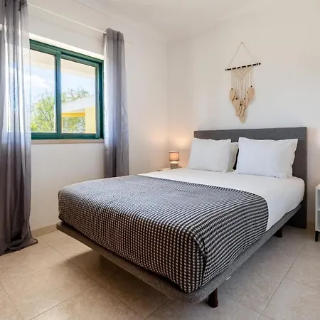 Nova Sunny 2br With Pool By Lovelystay Apartamento