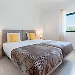 Nova Sunny 2br With Pool By Lovelystay Armação de Pêra